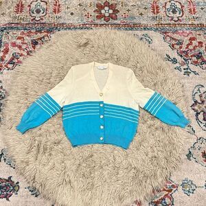 Vintage St. John Sportswear sweater small damaged